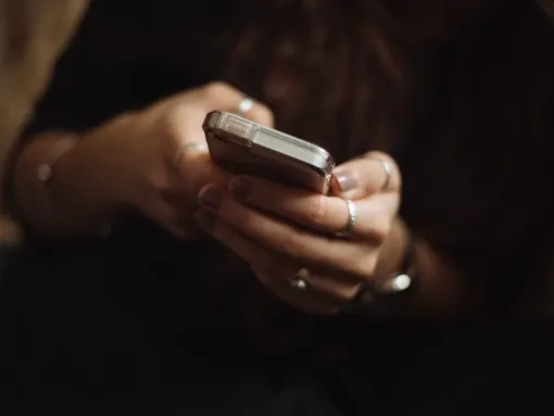 Person holding a phone